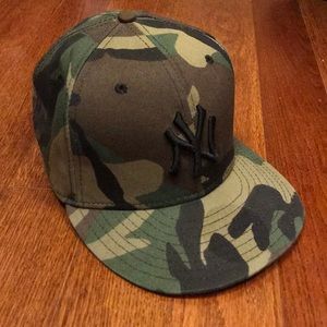 NY Yankees New Era Size 7-1/2 Camo